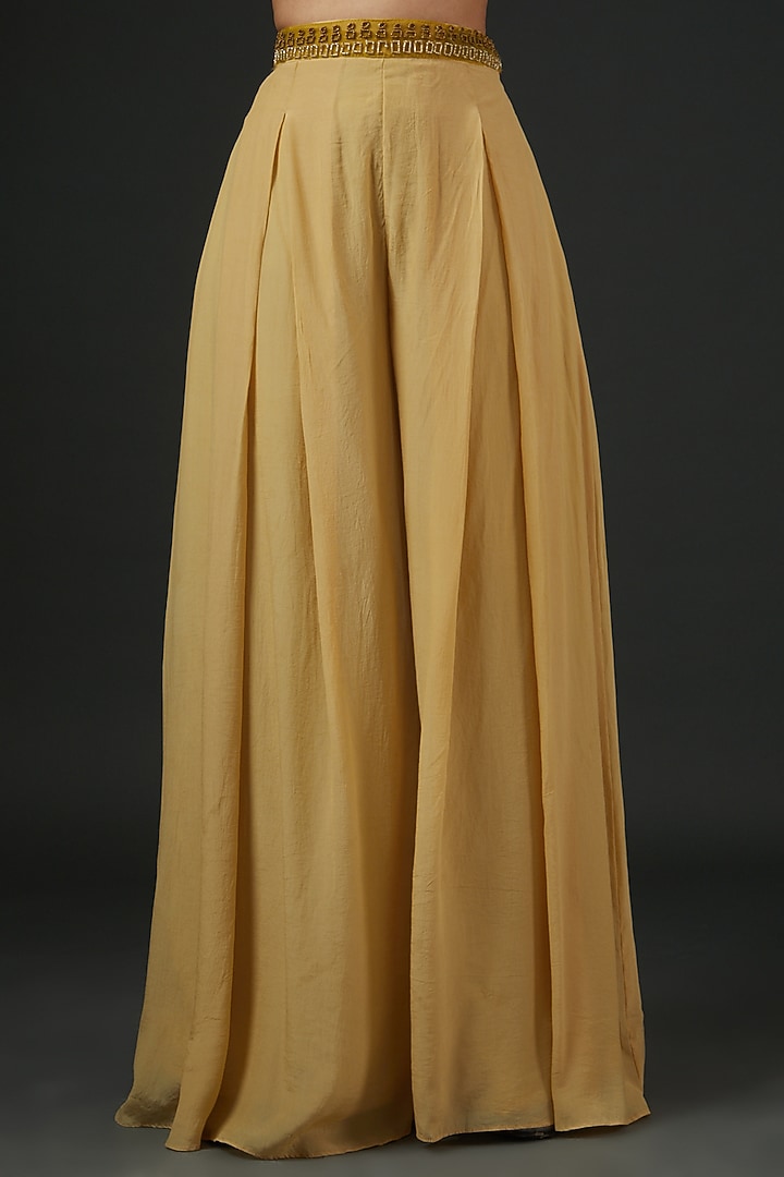 Mehendi Green Crepe Cape Set by Vedika Soni at Pernia's Pop Up Shop