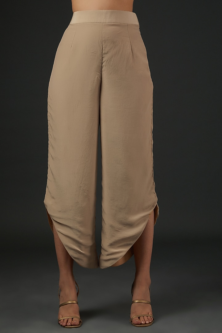 Beige Organza & Crepe Embroidered Co-Ord Set by Vedika Soni at Pernia's Pop Up Shop