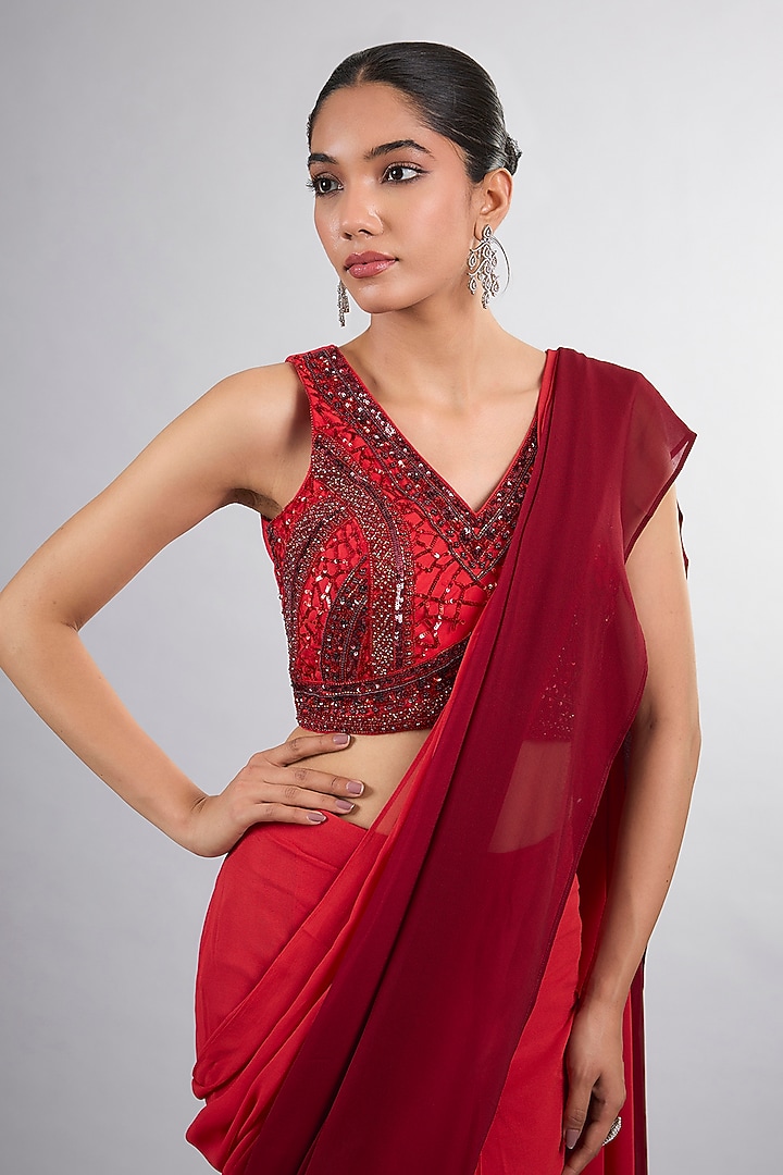Red Georgette & Net Ombre Party Wear Saree Set by Vedika Soni at Pernia's Pop Up Shop