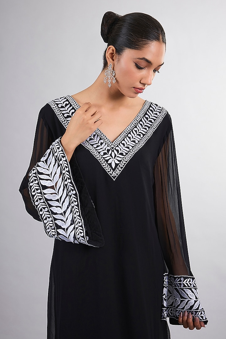 Black Georgette Hand & Machine Embroidered Kurta Set by Vedika Soni at Pernia's Pop Up Shop