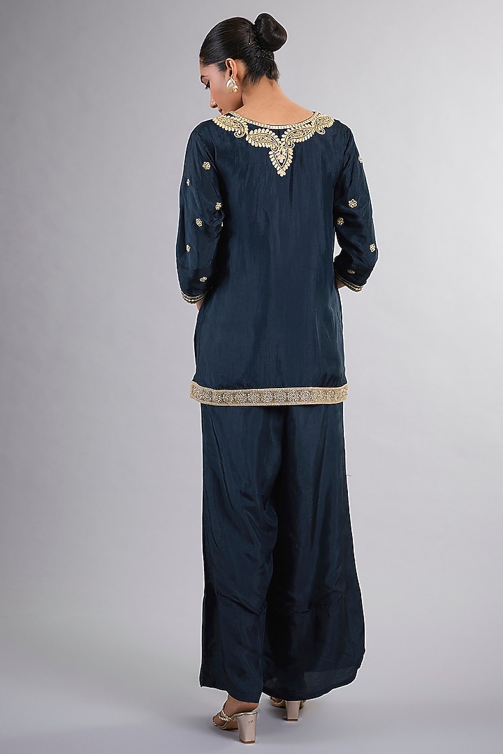 Blue Silk Hand & Machine Embroidered Kurta Set by Vedika Soni at Pernia's Pop Up Shop