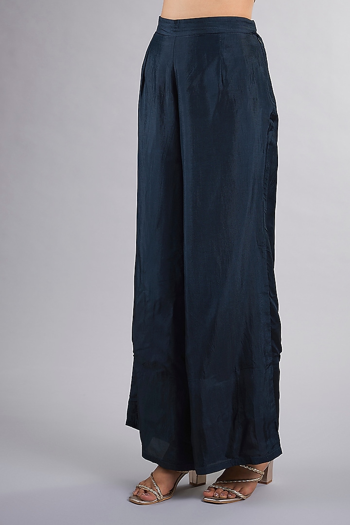 Blue Silk Hand & Machine Embroidered Kurta Set by Vedika Soni at Pernia's Pop Up Shop