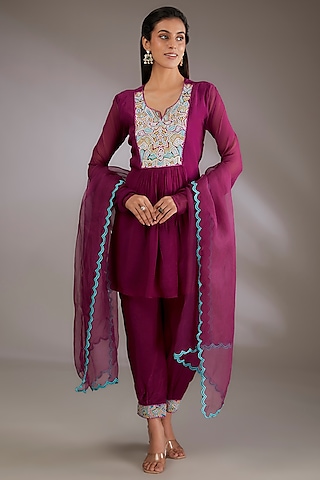 Wine Georgette Machine Embroidered Kurta Set by Vedika Soni