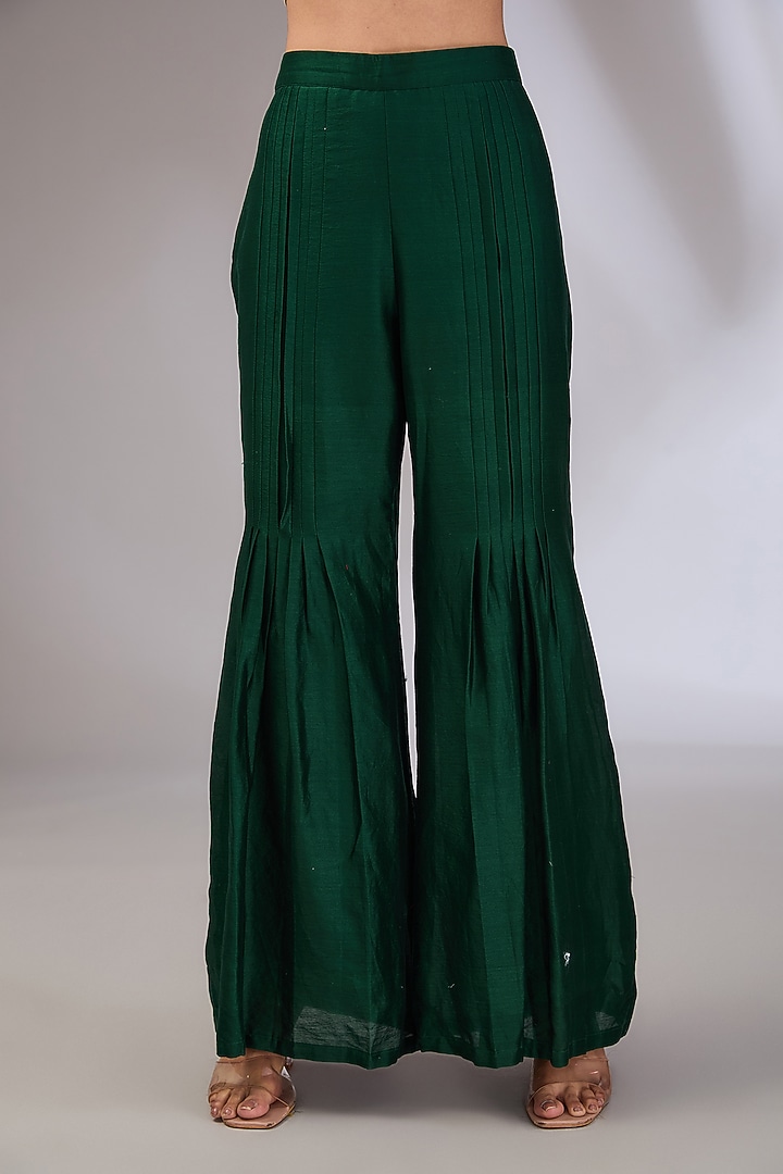 Bottle Green Crepe Hand Embroidered Kurta Set by Vedika Soni at Pernia's Pop Up Shop