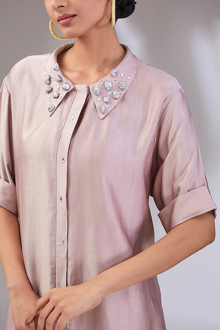 Mauve Cotton Hand Embroidered Kurta Set by Vedika Soni at Pernia's Pop Up Shop