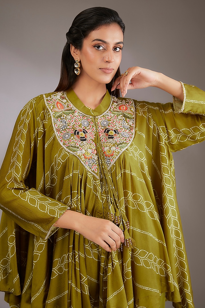 Mehendi Green Crepe Hand Embroidered Co-Ord Set by Vedika Soni at Pernia's Pop Up Shop