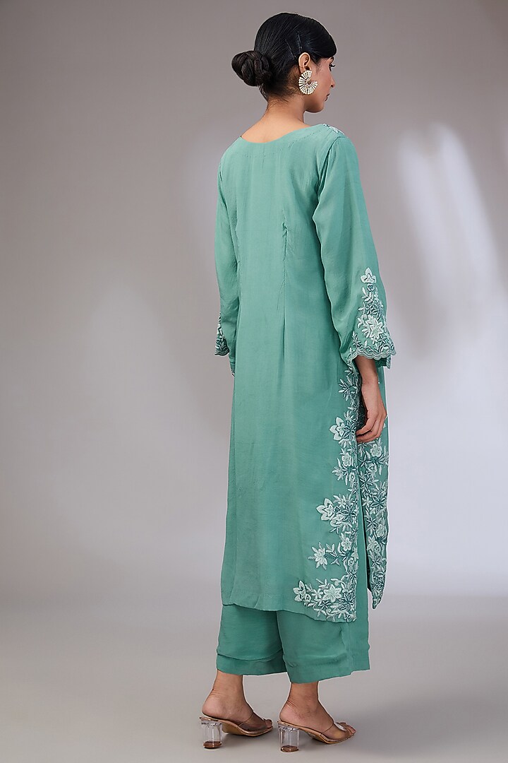 Sea Green Chanderi Machine Embroidered Kurta Set by Vedika Soni at Pernia's Pop Up Shop