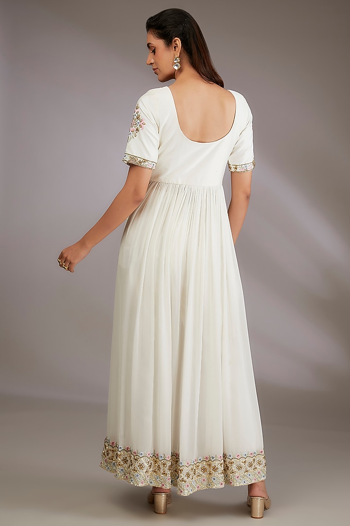 Ivory Georgette Hand Embroidered Kurta Set by Vedika Soni at Pernia's Pop Up Shop
