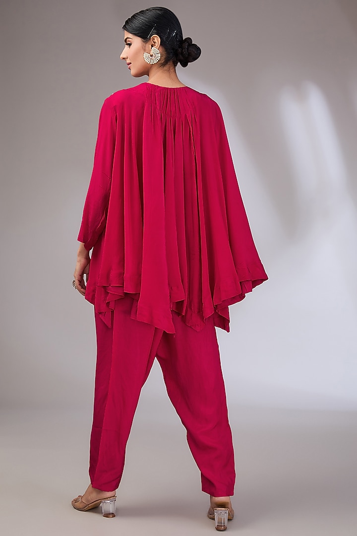 Magenta Crepe Machine Embroidered Co-Ord Set by Vedika Soni at Pernia's Pop Up Shop