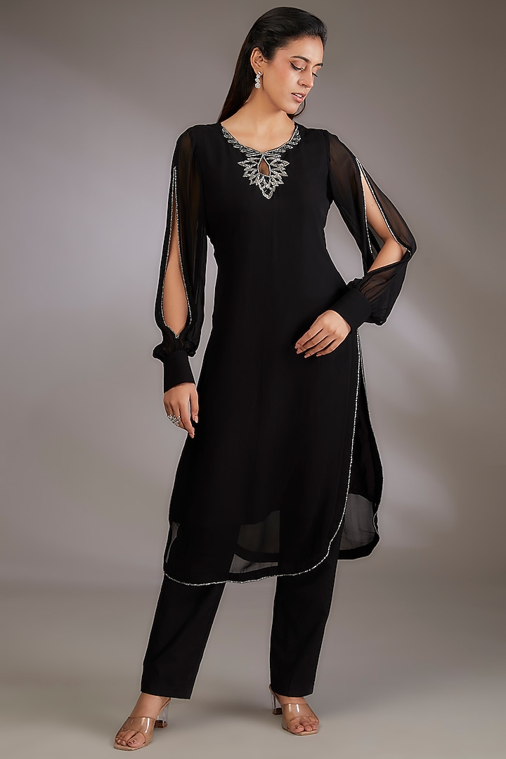 Black Georgette Embroidered Kurta Set by Vedika Soni at Pernia's Pop Up Shop