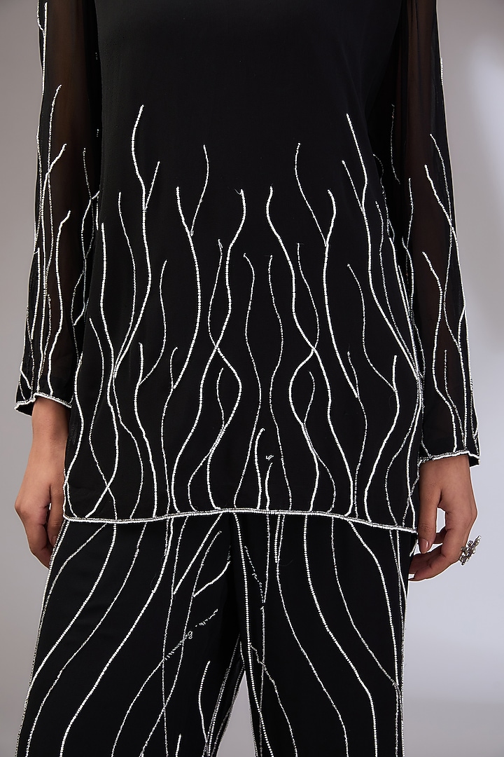 Black Georgette Hand Embroidered Kurta Set by Vedika Soni at Pernia's Pop Up Shop