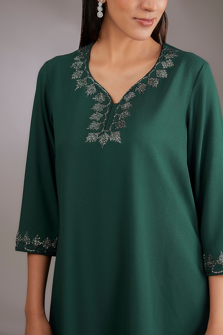 Green Wilson Hand Embroidered Kurta Set by Vedika Soni at Pernia's Pop Up Shop