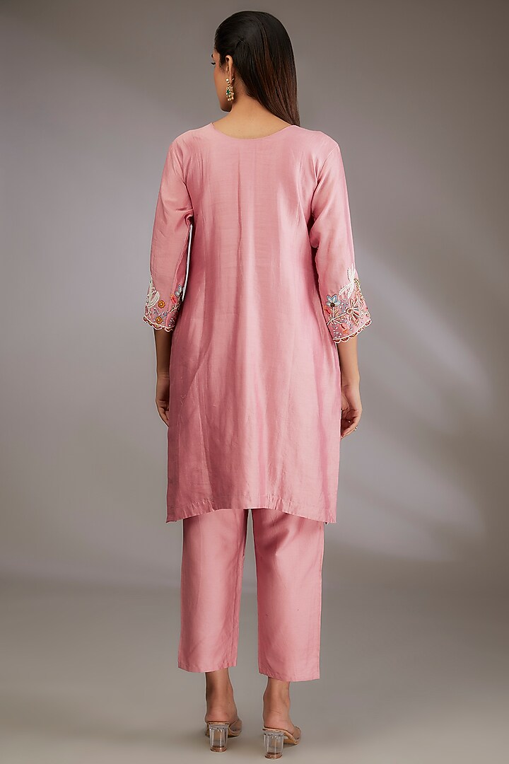 Pink Georgette Hand Embroidered Kurta Set by Vedika Soni at Pernia's Pop Up Shop