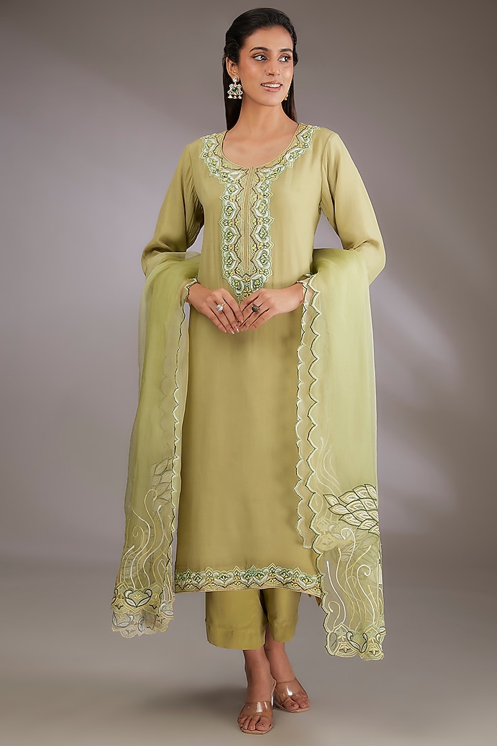 Green Crepe Machine Embroidered Kurta Set by Vedika Soni at Pernia's Pop Up Shop