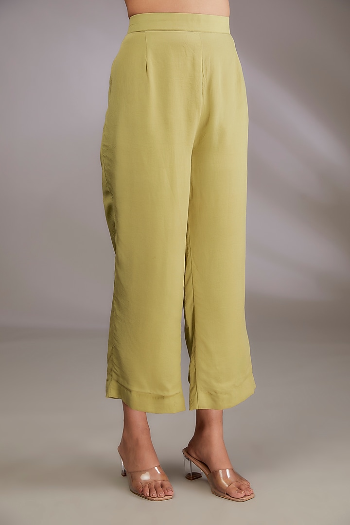 Green Crepe Machine Embroidered Kurta Set by Vedika Soni at Pernia's Pop Up Shop