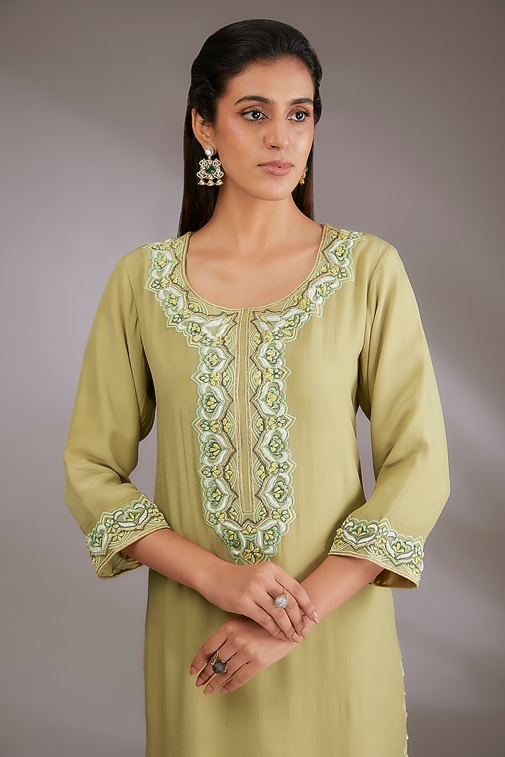 Green Crepe Machine Embroidered Kurta Set by Vedika Soni at Pernia's Pop Up Shop