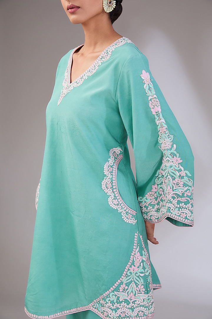 Sea Green Crepe Machine Embroidered Kurta Set by Vedika Soni at Pernia's Pop Up Shop