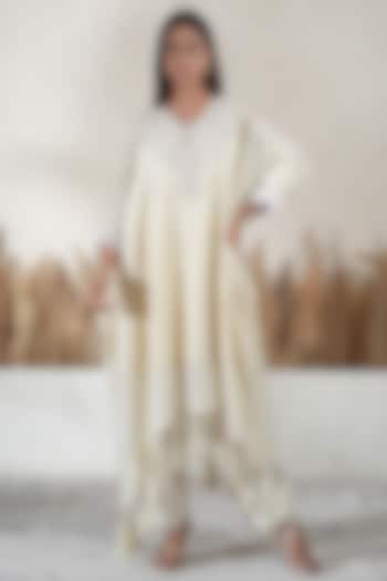 Ivory Crushed Tissue Embroidered Kaftan Set by Vedika Soni at Pernia's Pop Up Shop