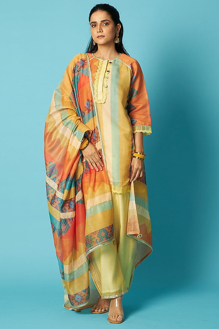 Multi-Colored Chanderi Geometric Printed Kurta Set by Vedika M at Pernia's Pop Up Shop