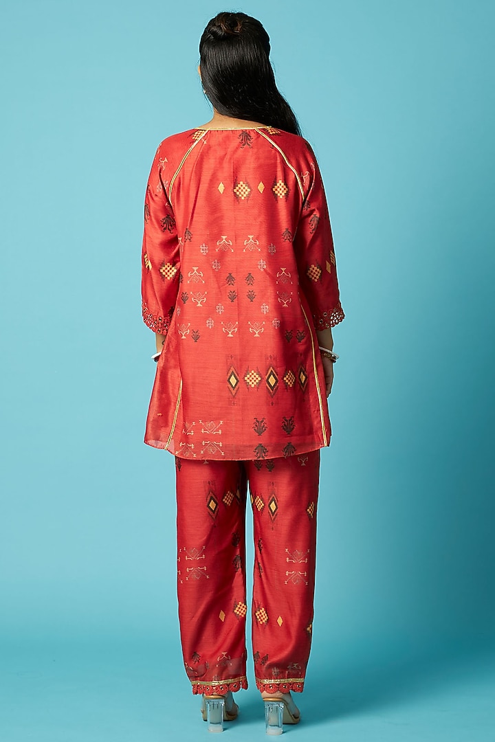 Red Chanderi Geometric Printed Straight Kurta Set by Vedika M at Pernia's Pop Up Shop