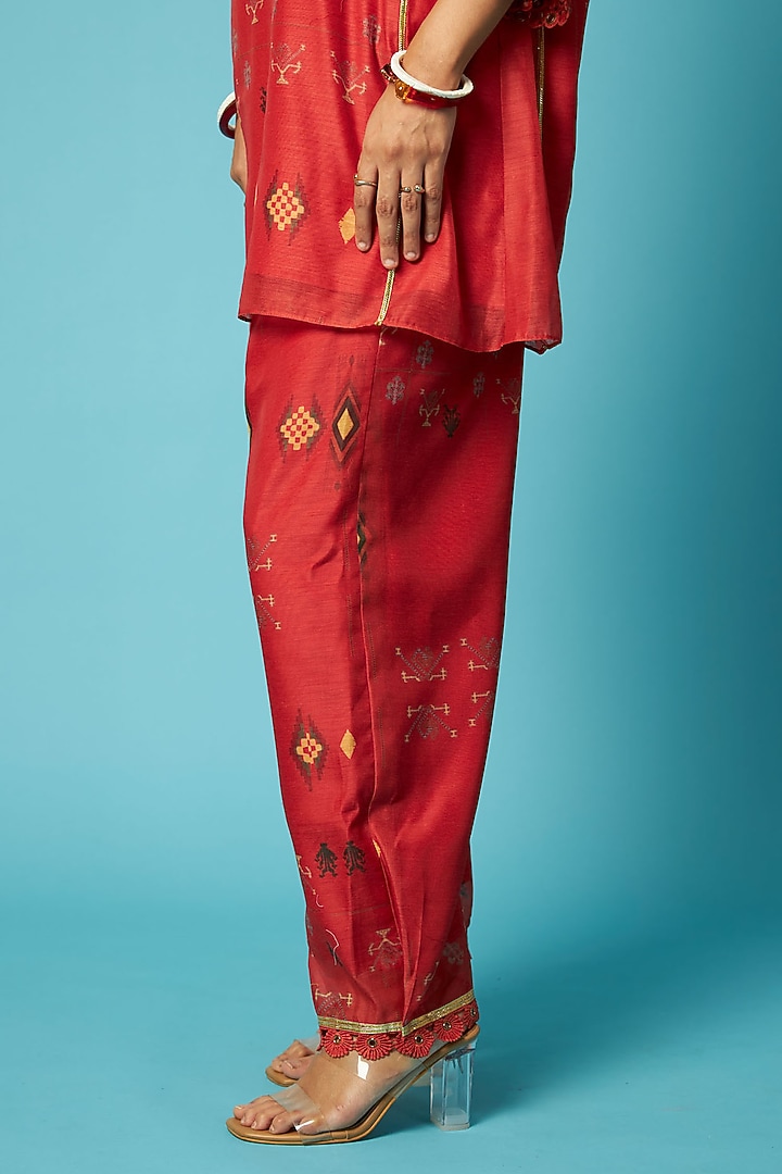 Red Chanderi Geometric Printed Straight Kurta Set by Vedika M at Pernia's Pop Up Shop