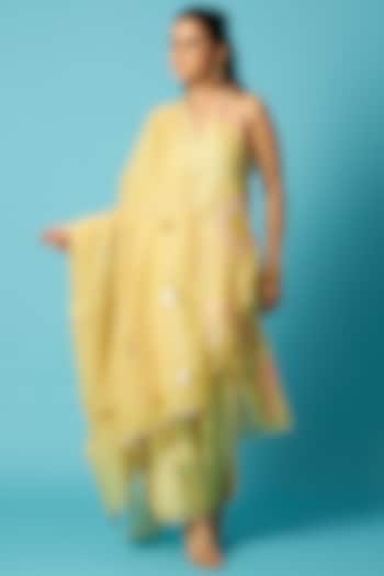 Pastel Yellow Chanderi Printed Halter Kurta Set by Vedika M at Pernia's Pop Up Shop
