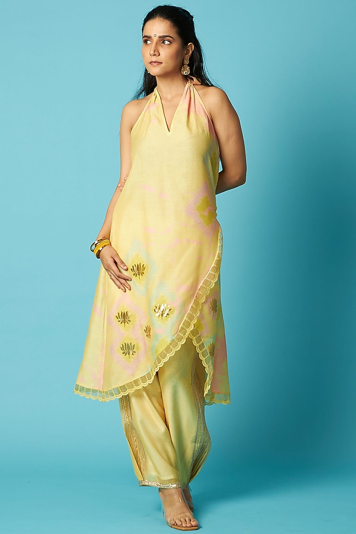 Pastel Yellow Chanderi Printed Halter Kurta Set by Vedika M at Pernia's Pop Up Shop