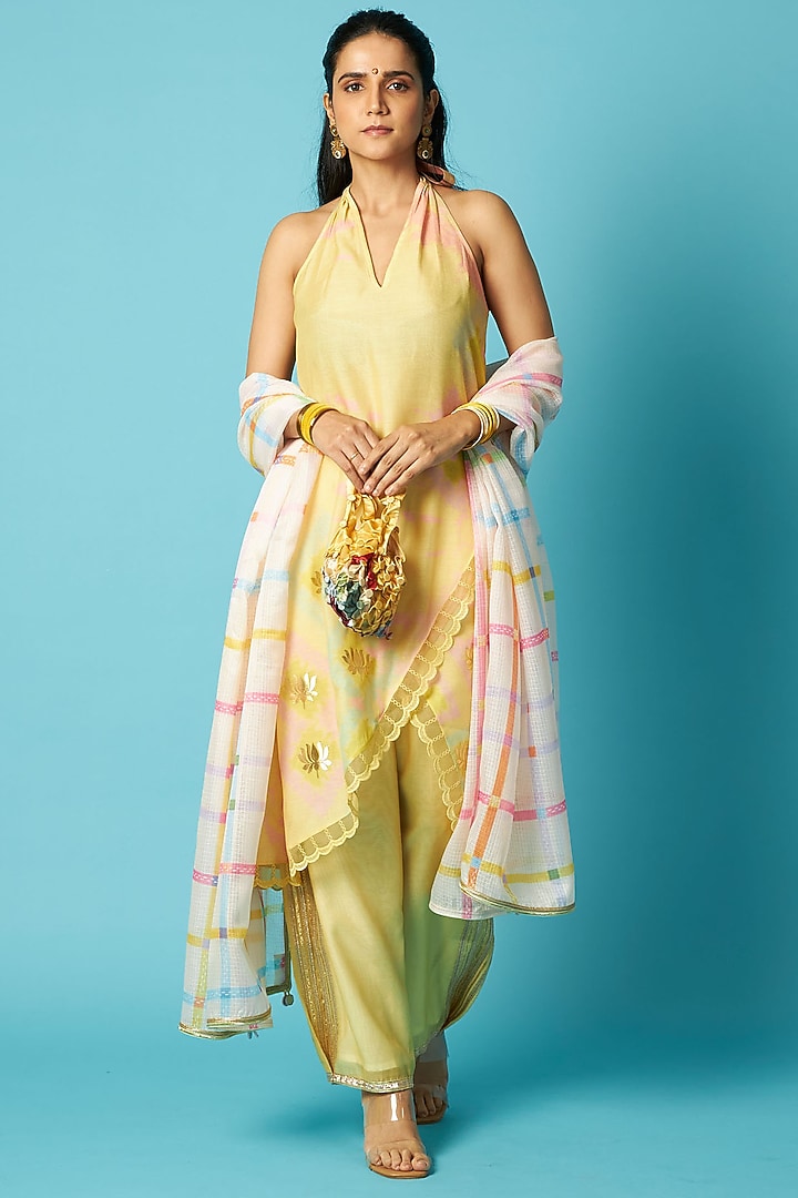 Pastel Yellow Chanderi Bandhani Printed Halter Kurta Set by Vedika M at Pernia's Pop Up Shop