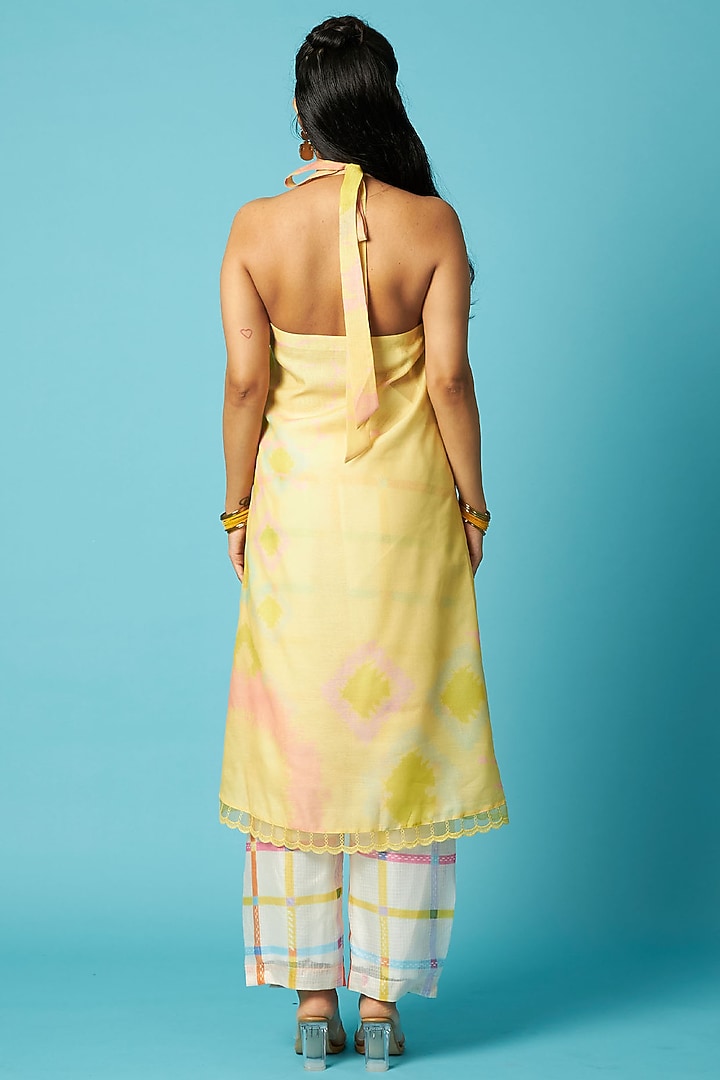Pastel Yellow Chanderi Bandhani Printed Halter Kurta Set by Vedika M at Pernia's Pop Up Shop