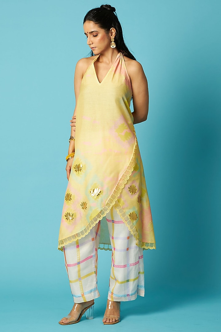 Pastel Yellow Chanderi Bandhani Printed Halter Kurta Set by Vedika M at Pernia's Pop Up Shop