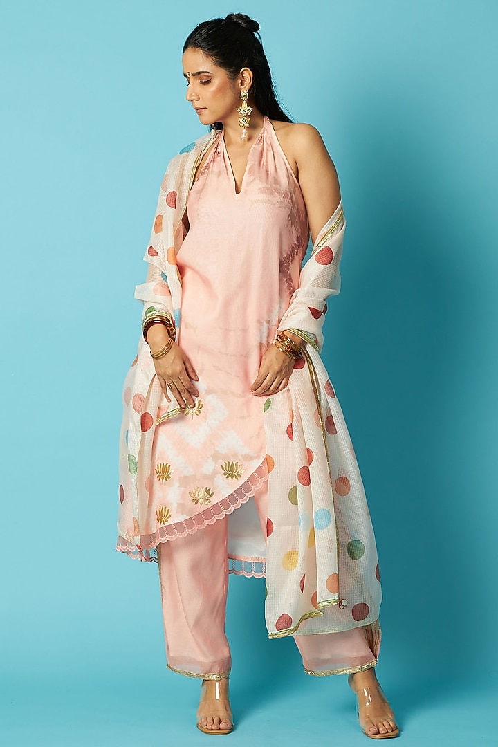 Peach Chanderi Bandhani Printed Halter Kurta Set by Vedika M at Pernia's Pop Up Shop