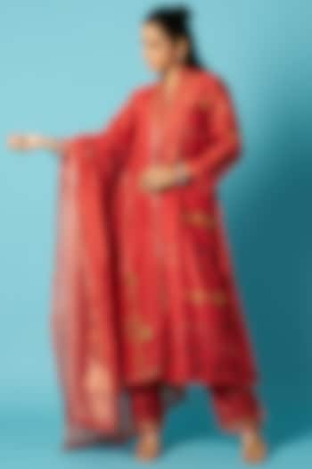 Red Chanderi Eyelet Embroidered Kurta Set by Vedika M at Pernia's Pop Up Shop