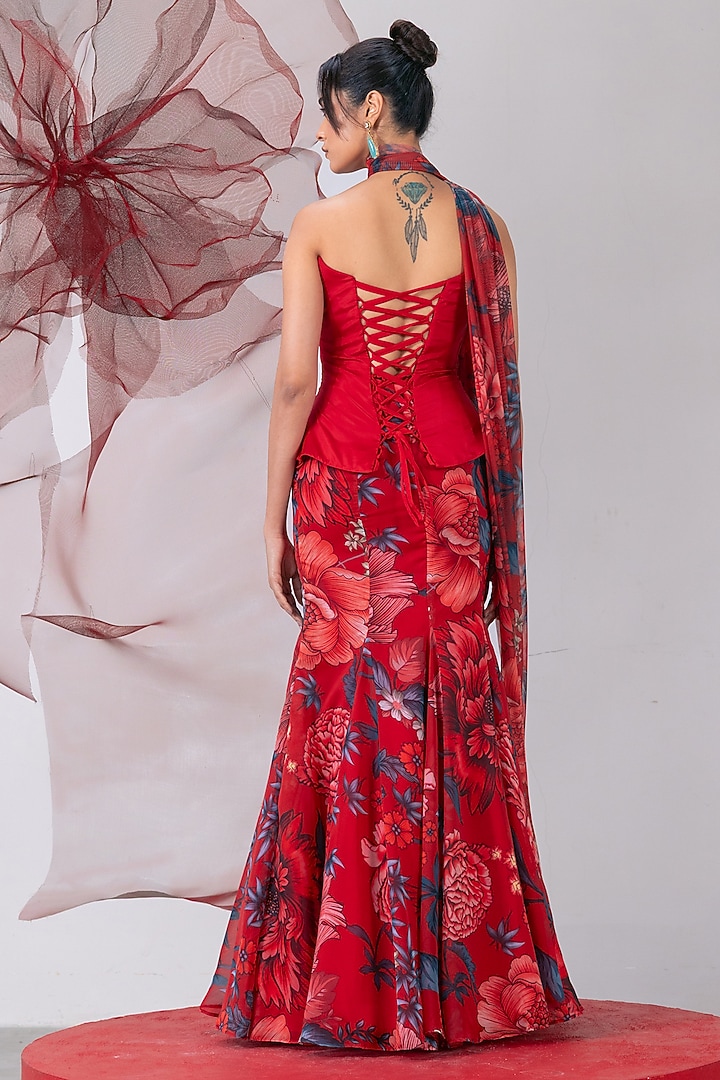 Red Organza Printed Skirt Set by Vesture at Pernia's Pop Up Shop