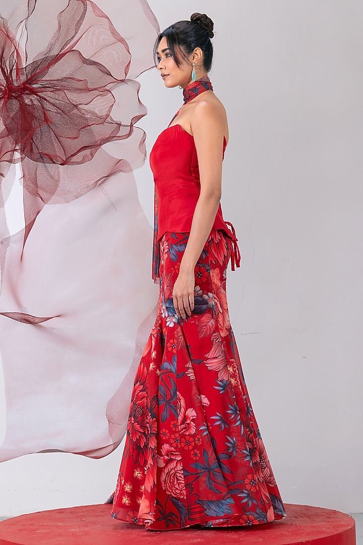 Red Organza Printed Skirt Set by Vesture at Pernia's Pop Up Shop