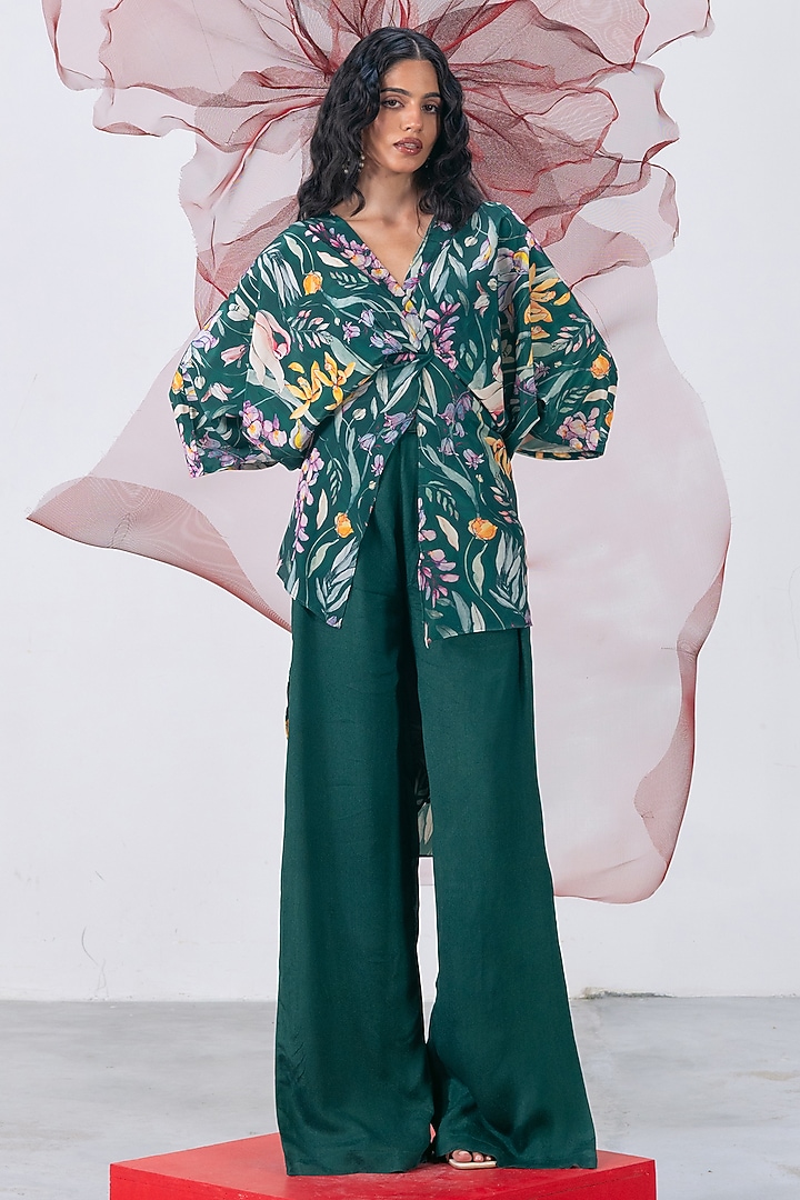 Emerald Green Crepe Printed Pant Set by Vesture at Pernia's Pop Up Shop