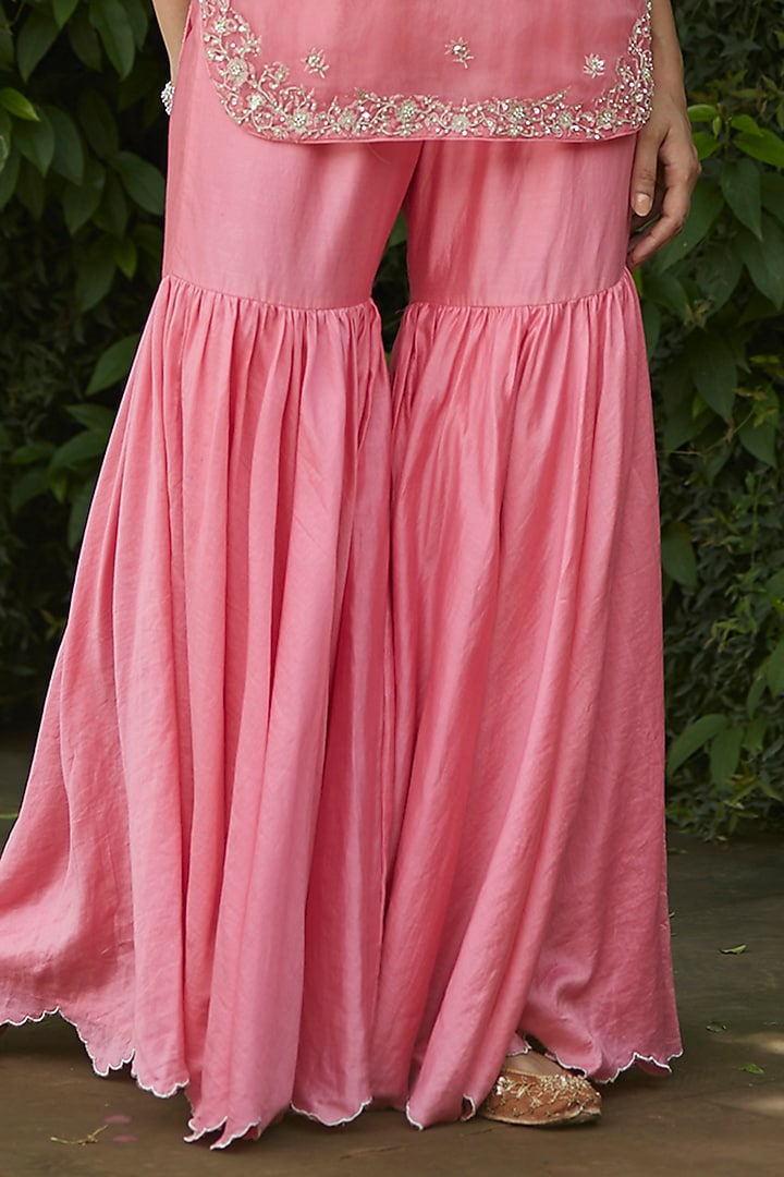 Pink Handloom Chanderi Gharara Set by Vashisht Guru Dutt at Pernia's Pop Up Shop