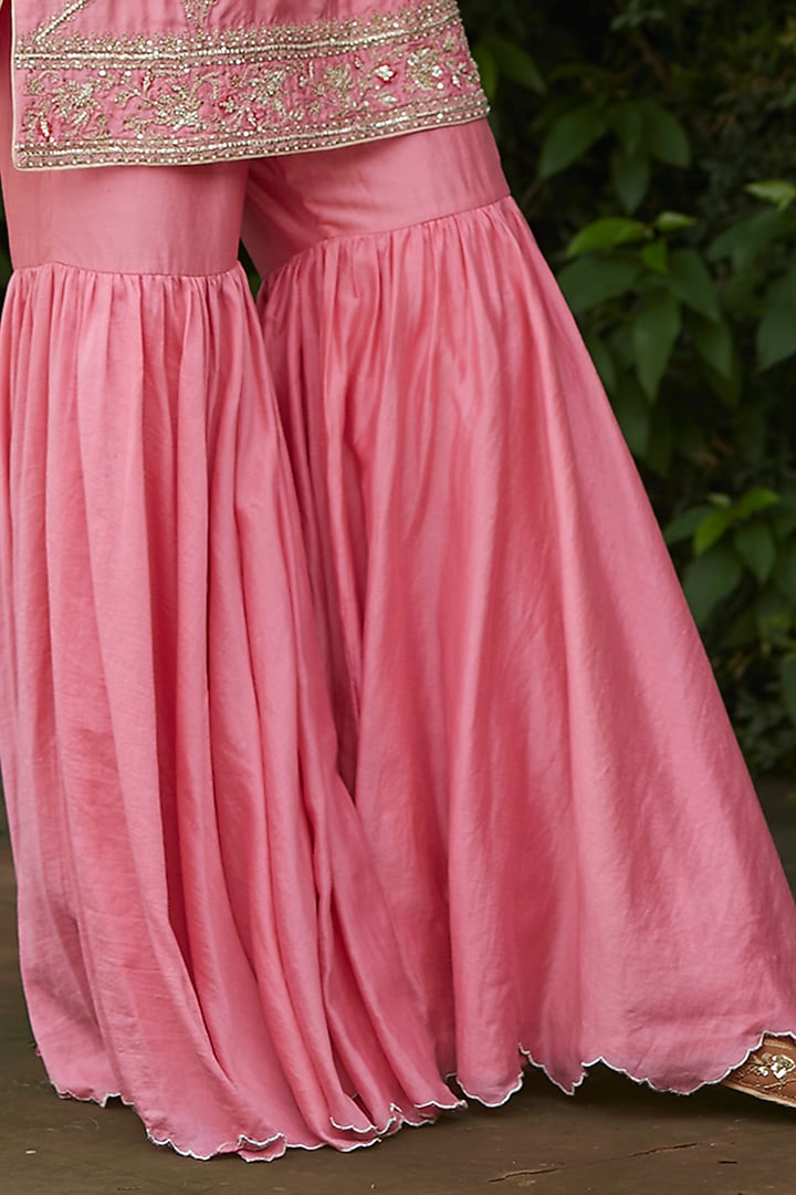 Pink Handloom Chanderi Gharara Set by Vashisht Guru Dutt at Pernia's Pop Up Shop