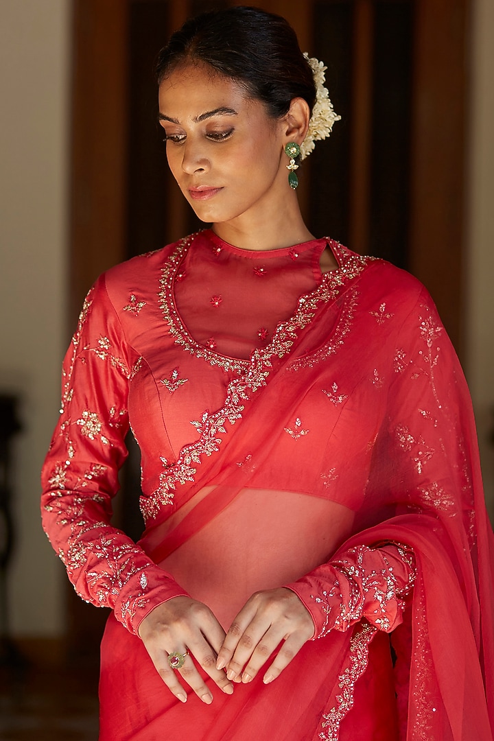 Coral Organza Resham & Zari Embroidered Wedding Saree Set by Vashisht Guru Dutt at Pernia's Pop Up Shop