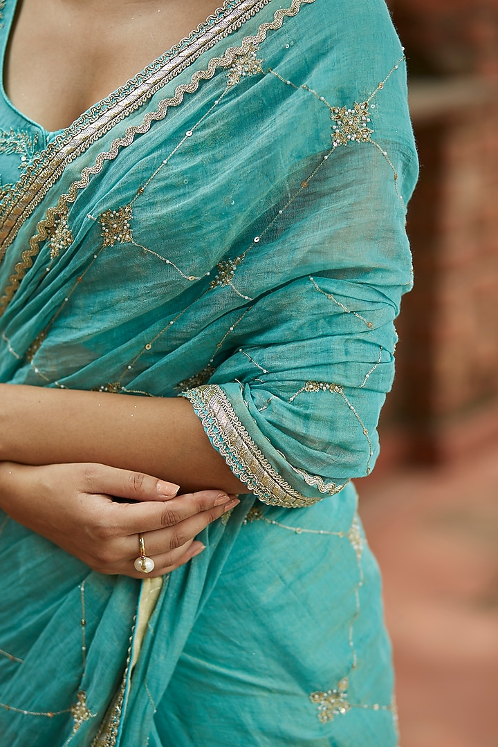 Blue Embroidered Wedding Saree Set by Vashisht Guru Dutt at Pernia's Pop Up Shop