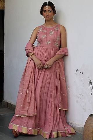 Old Rose Pink Chanderi Mul Embroidered Anarkali Set by Vashisht Guru Dutt
