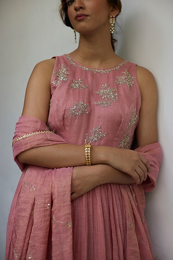 Old Rose Pink Chanderi Mul Embroidered Wedding Anarkali Set by Vashisht Guru Dutt at Pernia's Pop Up Shop