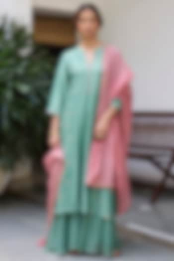 Aqua Green Chanderi Embroidered Kurta Set by Vashisht Guru Dutt at Pernia's Pop Up Shop