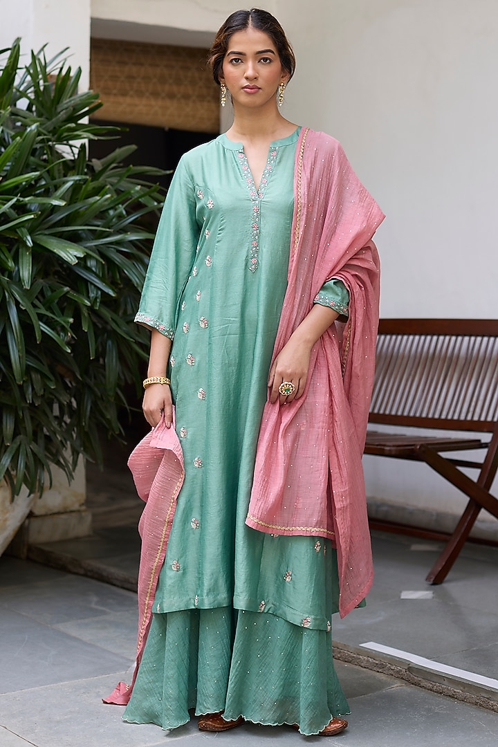 Aqua Green Chanderi Embroidered Kurta Set by Vashisht Guru Dutt at Pernia's Pop Up Shop