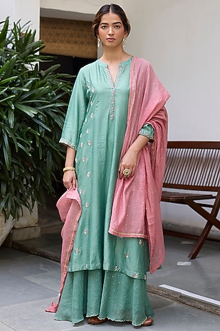 Aqua Green Chanderi Embroidered Kurta Set by Vashisht Guru Dutt