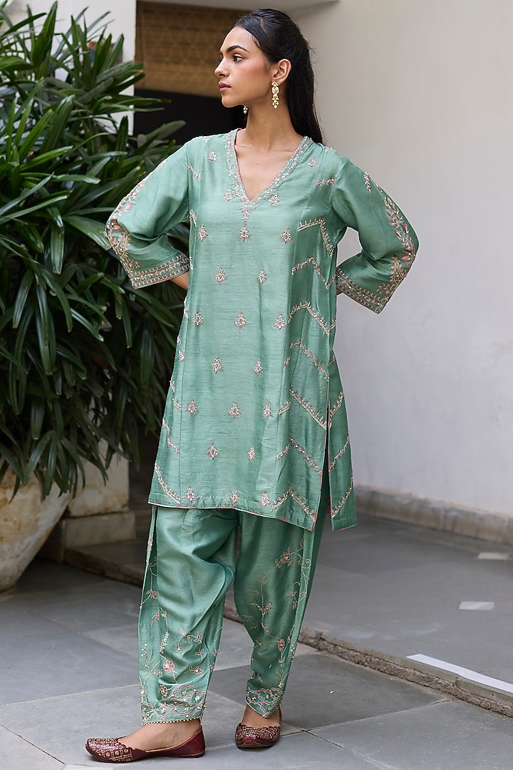 Aqua Green Dupion Silk Embroidered Kurta Set by Vashisht Guru Dutt at Pernia's Pop Up Shop