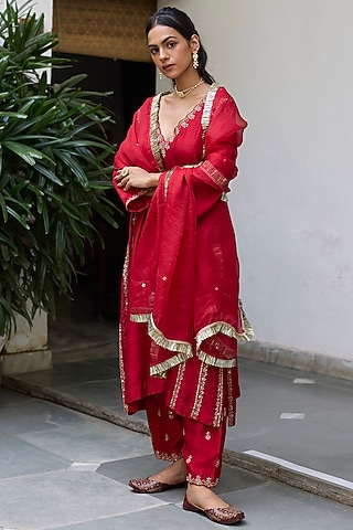 Red Dupion Silk Embroidered Kalidar Kurta Set by Vashisht Guru Dutt
