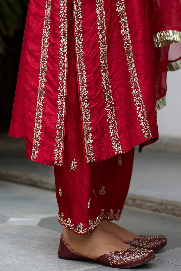 Red Dupion Silk Embroidered Kalidar Kurta Set by Vashisht Guru Dutt at Pernia's Pop Up Shop
