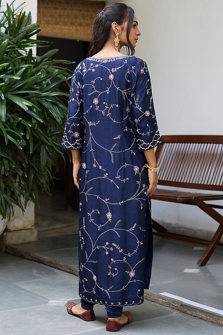 Navy Blue Dupion Silk Embroidered Kurta Set by Vashisht Guru Dutt at Pernia's Pop Up Shop