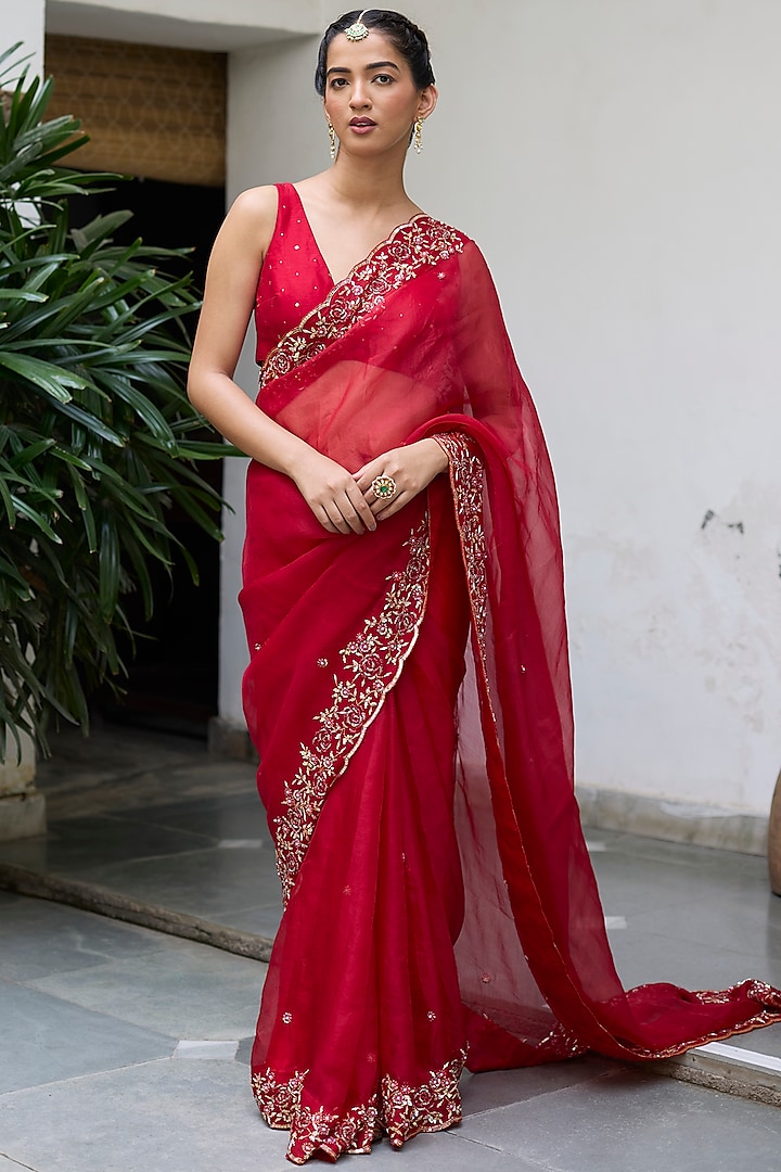 Red Silk Organza Embroidered Scalloped Saree Set by Vashisht Guru Dutt at Pernia's Pop Up Shop