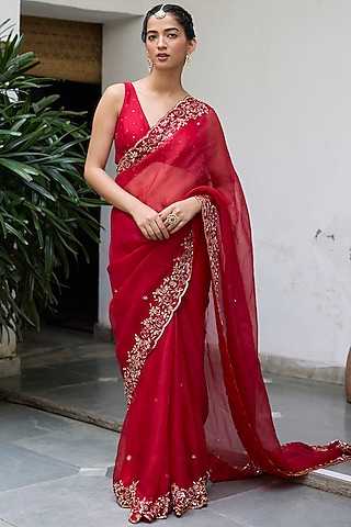 Red Silk Organza Embroidered Scalloped Saree Set by Vashisht Guru Dutt